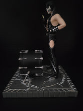 Lade das Bild in den Galerie-Viewer, Kiss Peter Criss Hotter than Hell 2017 Knucklebonz Rock Iconz