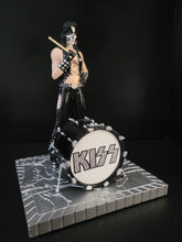 Lade das Bild in den Galerie-Viewer, Kiss Peter Criss Hotter than Hell 2017 Knucklebonz Rock Iconz