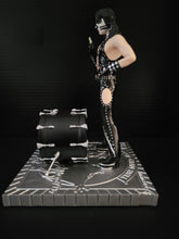 Lade das Bild in den Galerie-Viewer, Kiss Peter Criss Hotter than Hell 2017 Knucklebonz Rock Iconz
