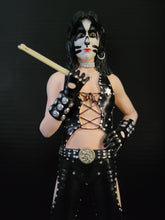 Lade das Bild in den Galerie-Viewer, Kiss Peter Criss Hotter than Hell 2017 Knucklebonz Rock Iconz