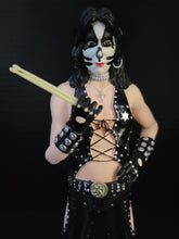 Lade das Bild in den Galerie-Viewer, Kiss Peter Criss Hotter than Hell 2017 Knucklebonz Rock Iconz