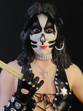 Lade das Bild in den Galerie-Viewer, Kiss Peter Criss Hotter than Hell 2017 Knucklebonz Rock Iconz