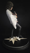 Load image into Gallery viewer, Queen 2007-Knucklebonz Rock Iconz Brian May