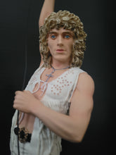 Load image into Gallery viewer, The Who Roger Daltrey 2009 Knucklebonz Rock Iconz