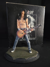 Cargar imagen en el visor de la galería, Guns N’ Roses Slash 2005 Knucklebonz Rock Iconz
