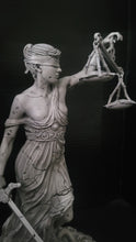 Indlæs billede til gallerivisning Metallica Lady Justice KnuckleBonz Statue 2021