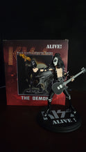 Carica l'immagine nel visualizzatore di Gallery, KISS 2017 Knucklebonz Rock Iconz Gene Simmons KISS Alive!