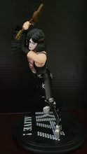 Carica l'immagine nel visualizzatore di Gallery, KISS 2017 Knucklebonz Rock Iconz Paul Stanley KISS Alive!