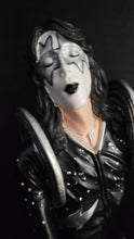 Carica l'immagine nel visualizzatore di Gallery, KISS 2019 Knucklebonz Rock Iconz Ace Frehley KISS ALIVE!