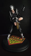 Carica l'immagine nel visualizzatore di Gallery, KISS 2019 Knucklebonz Rock Iconz Ace Frehley KISS ALIVE!