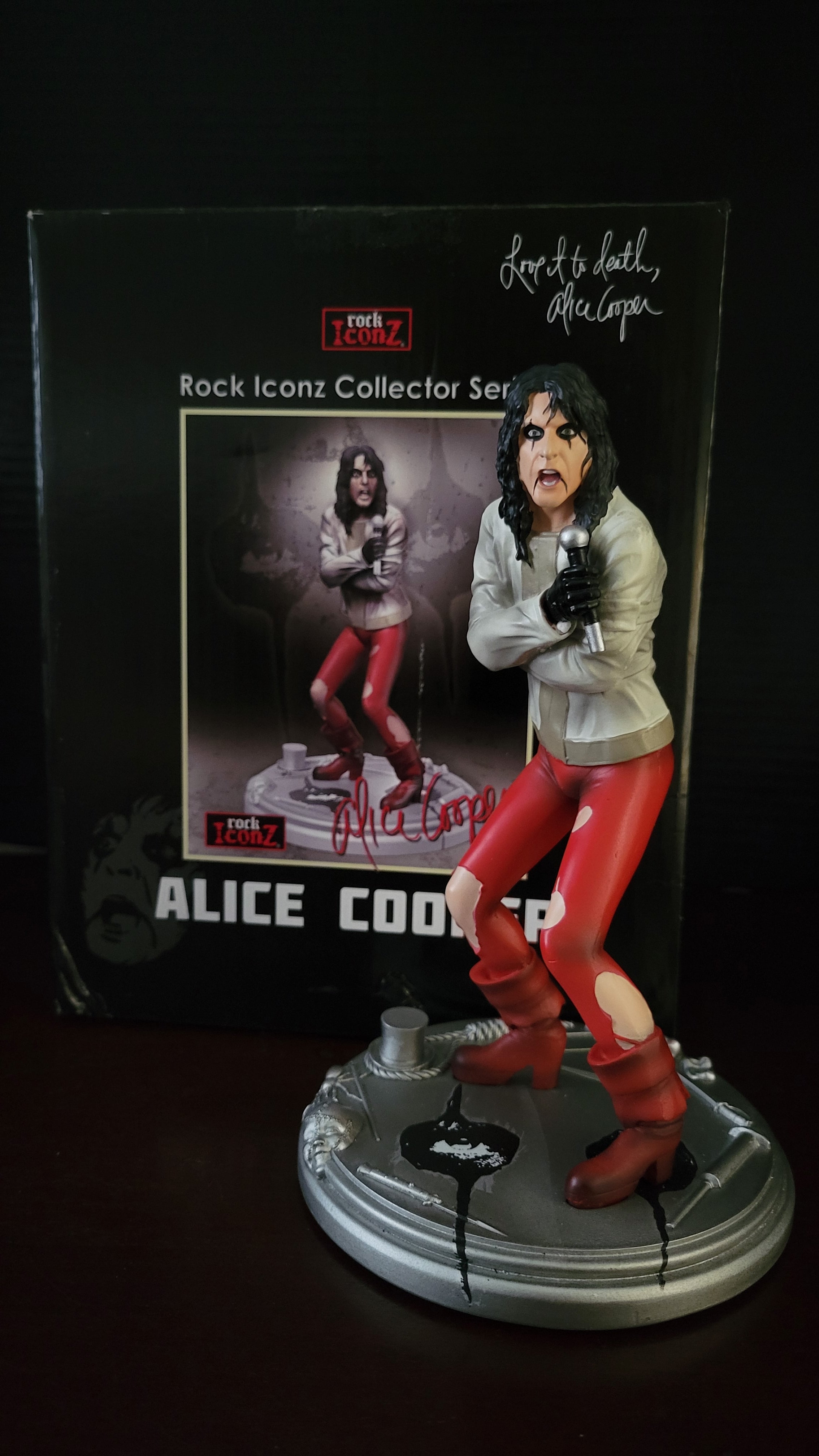 Alice Cooper 2017 Knucklebonz Rock Iconz in stock #59/3000 – Izzy