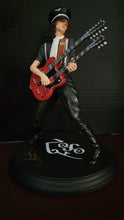 Carica l'immagine nel visualizzatore di Gallery, Led Zeppelin Jimmy Page 2008 Knucklebonz Rock Iconz (Stormtrooper)