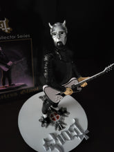 Muat gambar ke penampil Galeri, Ghost Nameless Ghouls (White Guitar) 2020 Knucklebonz Rock Iconz
