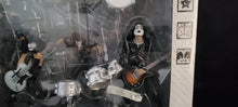 Afbeelding in Gallery-weergave laden, Kiss McFarlane Alive Deluxe Box Set with lighted stage
