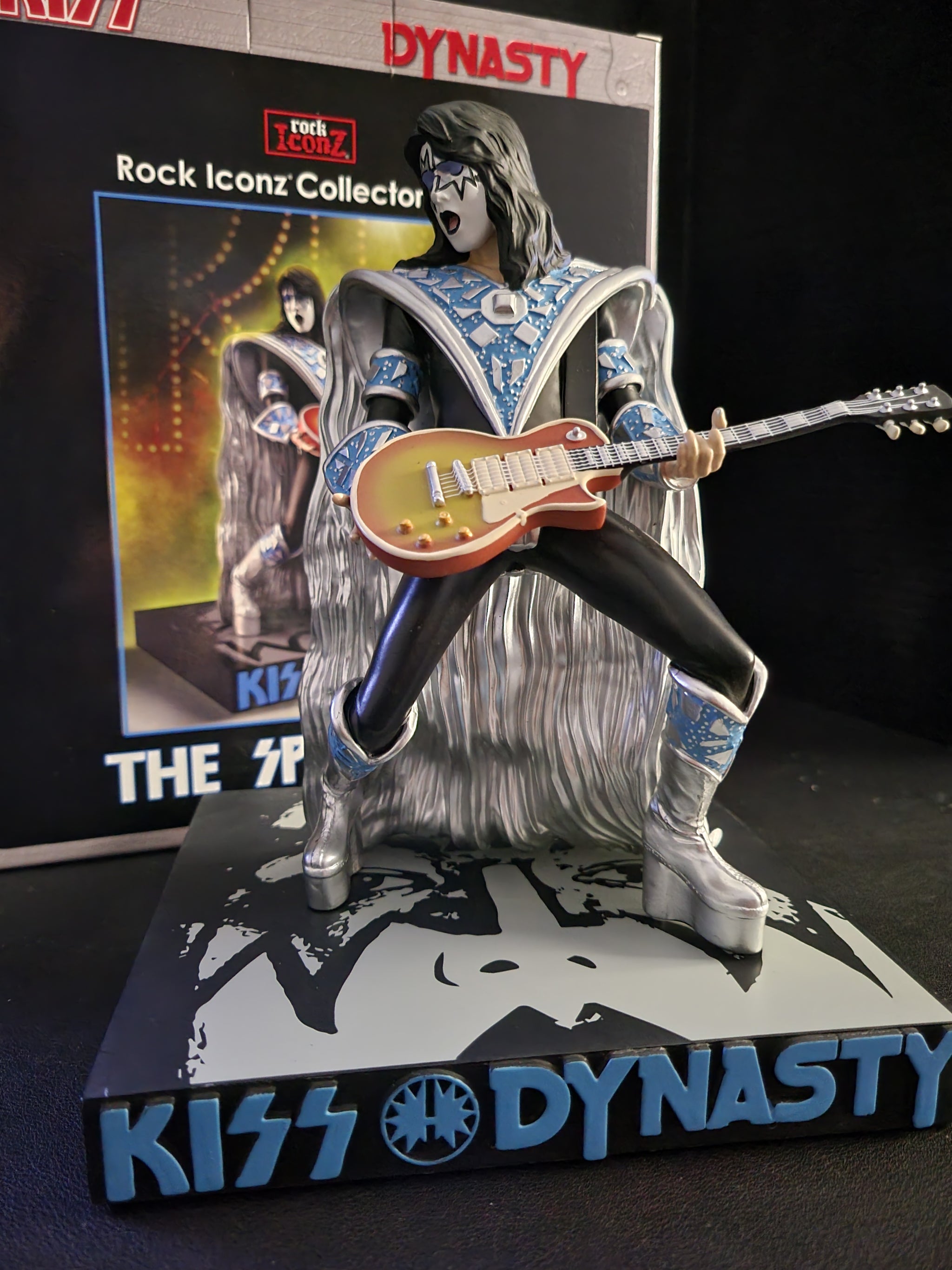 KISS アクションフィギュア Ace Frehley ギター付き 未開封✨️ McFarlane Toys KISS Ultra Ace Frehley 7 Action Figure Loose
