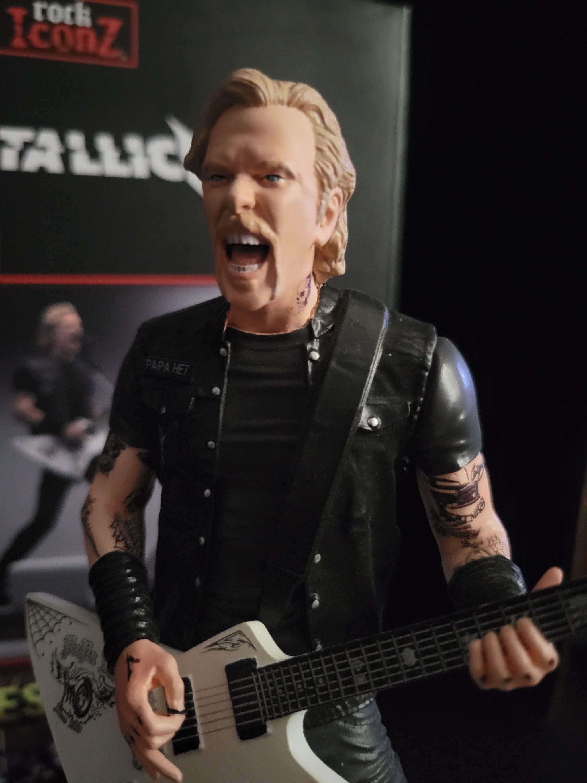 Metallica James Hetfield 2020 Knucklebonz Rock Iconz – Izzy Rock