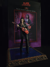 Cargar imagen en el visor de la galería, Black Sabbath Toni Iommi 2022 Knucklebonz Rock Iconz
