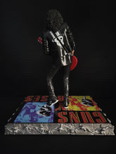 Carregar imagem no visualizador da galeria, Guns N’ Roses Slash 2022 Knucklebonz Rock Iconz
