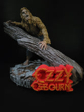 Cargar imagen en el visor de la galería, Ozzy Bark Of The Moon 2019 Knucklebonz Rock Iconz
