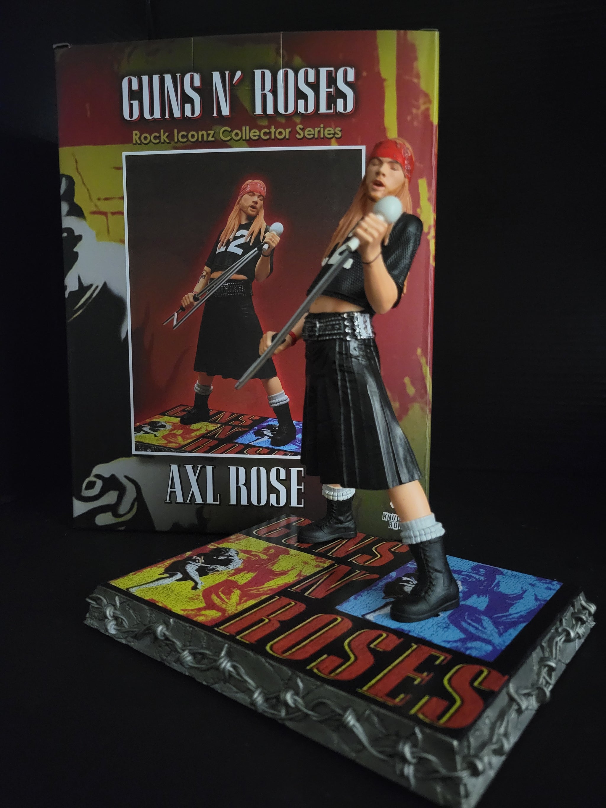 Guns N' Roses Axl Rose 2022 Knucklebonz Rock Iconz – Izzy Rock