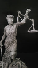 Indlæs billede til gallerivisning Metallica Lady Justice KnuckleBonz Statue 2021
