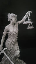 Indlæs billede til gallerivisning Metallica Lady Justice KnuckleBonz Statue 2021
