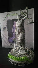 Indlæs billede til gallerivisning Metallica Lady Justice KnuckleBonz Statue 2021
