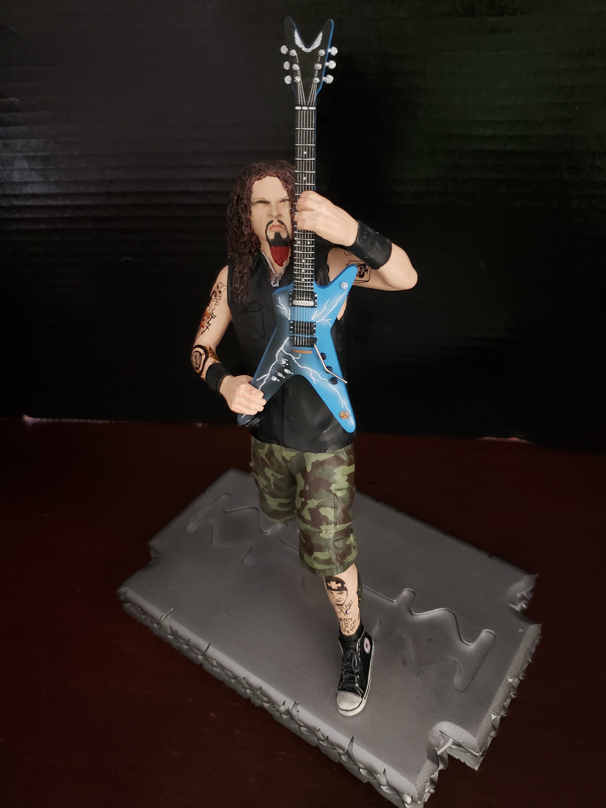 Pantera Dimebag Darrell 2005 Knucklebonz Rock Iconz – Izzy Rock