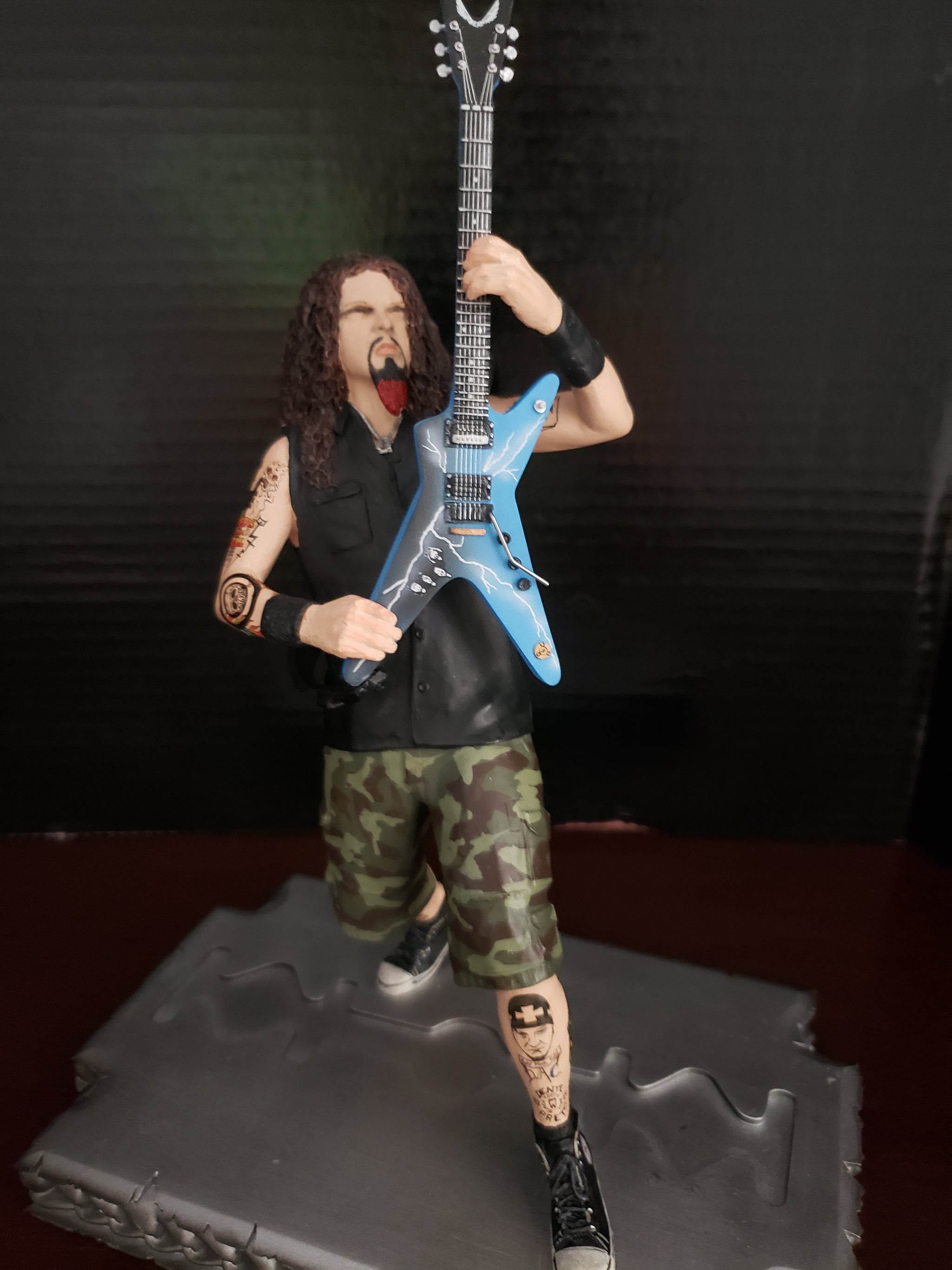 Pantera Dimebag Darrell 2005 Knucklebonz Rock Iconz – Izzy Rock Collectibles