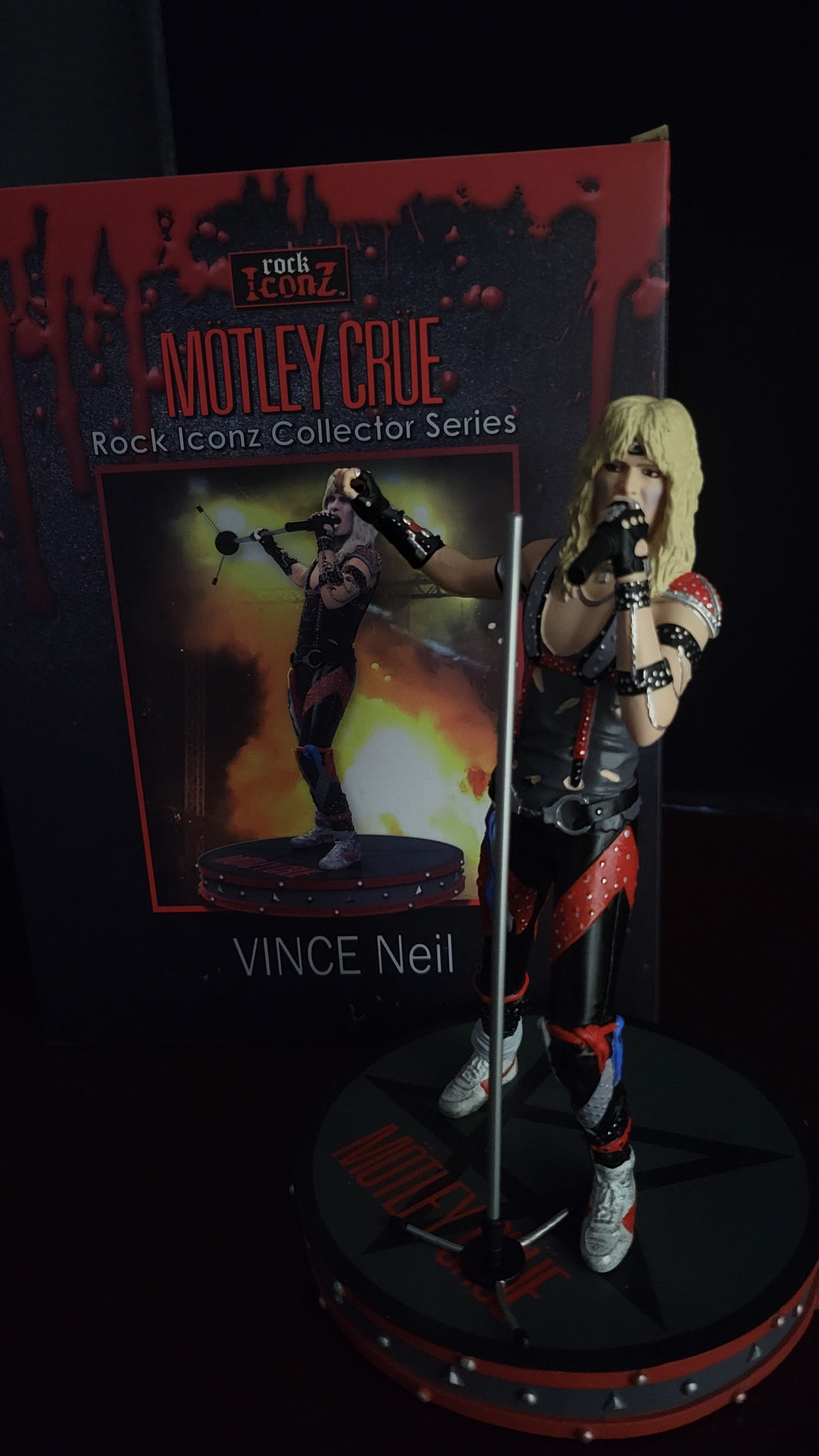 Motley Crue Knucklebonz Rock Iconz  Vince Neil