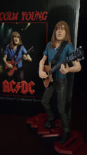 Afbeelding in Gallery-weergave laden, AC/DC (ACDC) Malcolm Young 2006 Knucklebonz Rock Iconz
