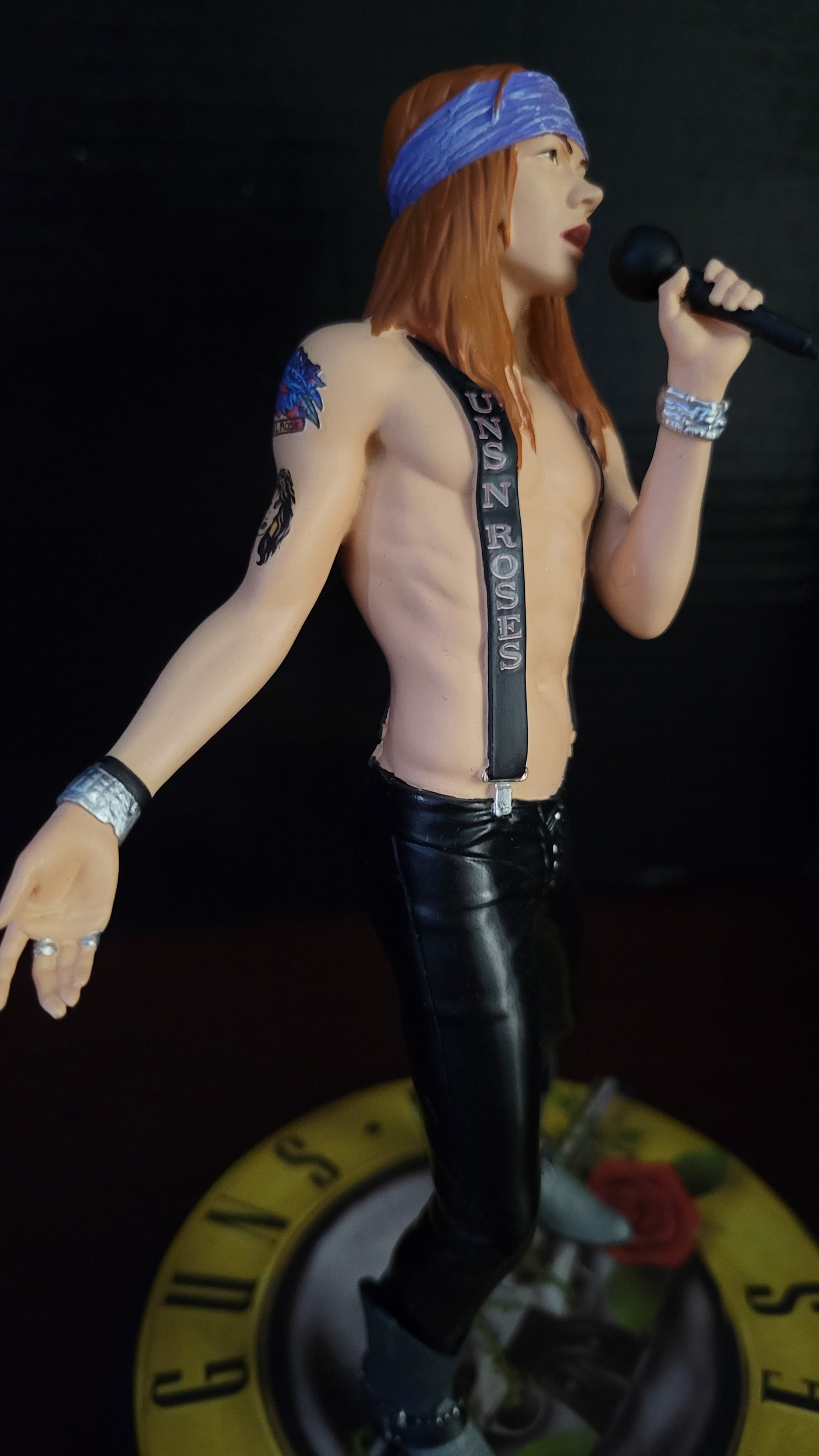 Guns N' Roses Axl Rose 2018 Knucklebonz Rock Iconz Izzy Rock Collectibles Guns N' Roses Axl Rose 2018 Knucklebonz Rock Iconz Izzy Rock Collectibles