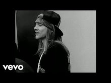 Cargar y reproducir el video en el visor de la galería, Guns N’ Roses Axl Rose 2018 Knucklebonz Rock Iconz
