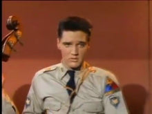 Cargar y reproducir el video en el visor de la galería, Elvis Presley 2009 Knucklebonz Rock Iconz

